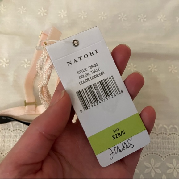 Natori Feathers Wireless Convertible Bra in Tulle - Picture 6 of 9